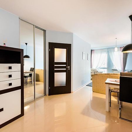 Wola Pleasure Place Apartment ワルシャワ エクステリア 写真