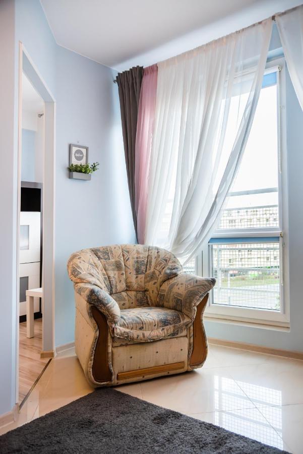Wola Pleasure Place Apartment ワルシャワ エクステリア 写真
