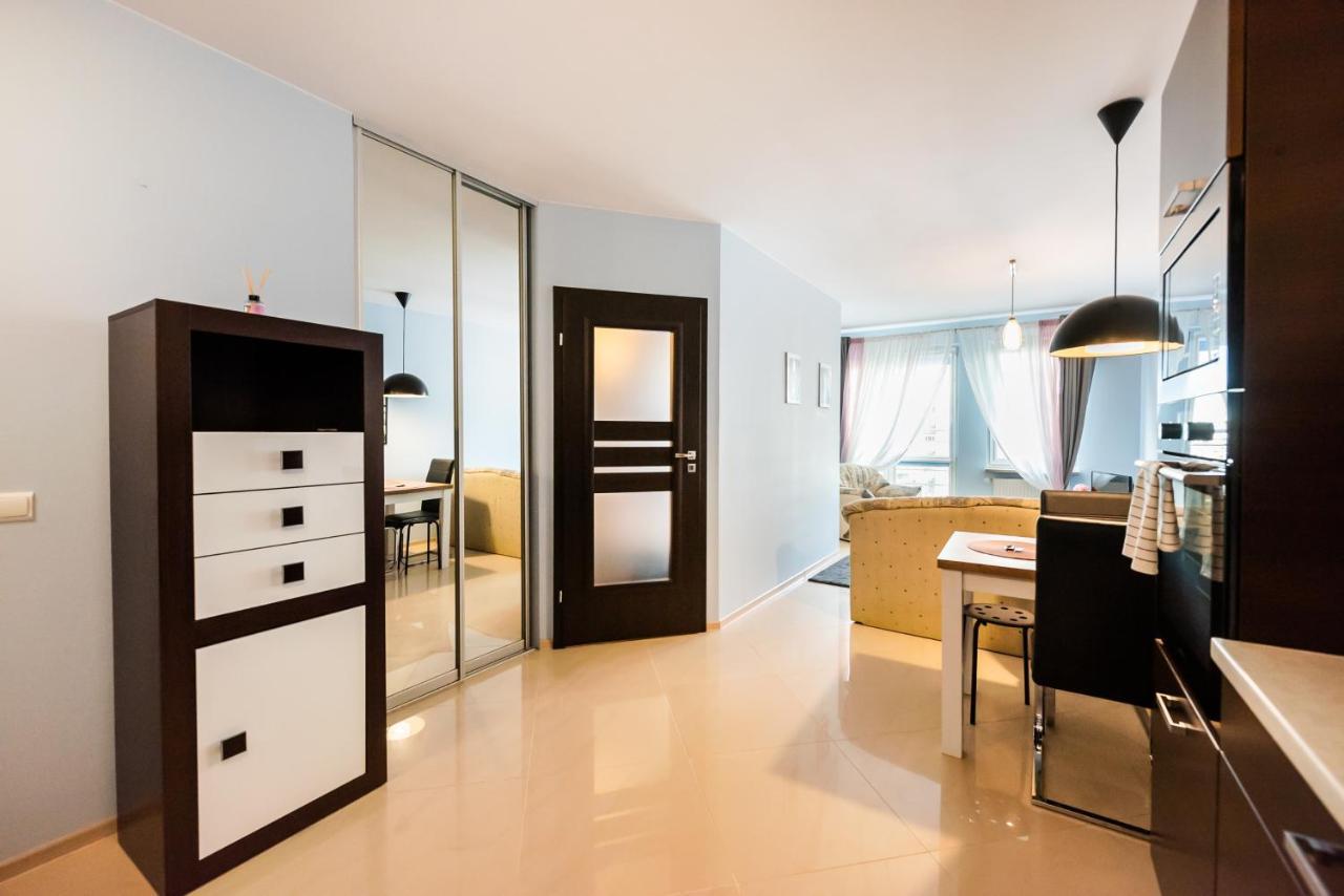 Wola Pleasure Place Apartment ワルシャワ エクステリア 写真