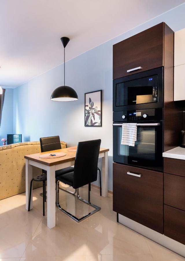 Wola Pleasure Place Apartment ワルシャワ エクステリア 写真